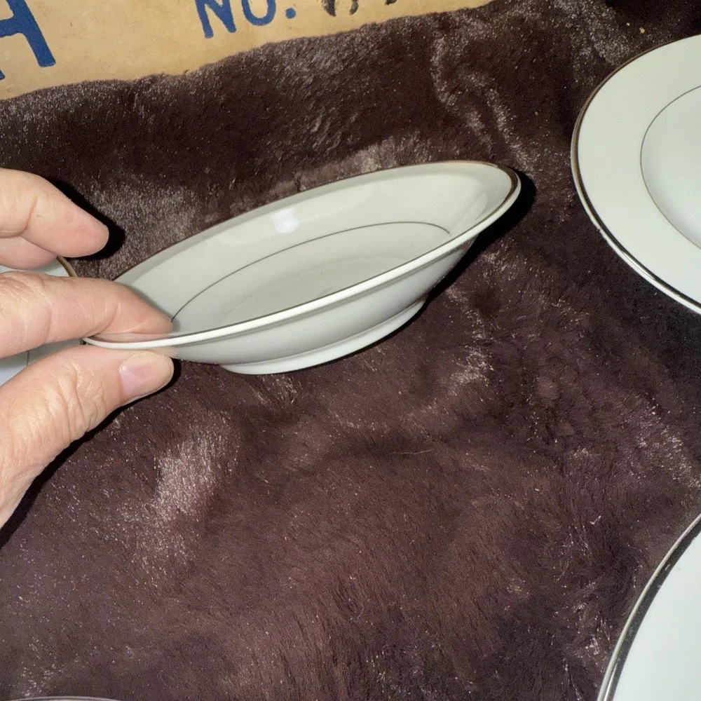Celebrity Fine China‎ Wedding Band Dinner Set For 4, 1950s Vintage Dish Set 24